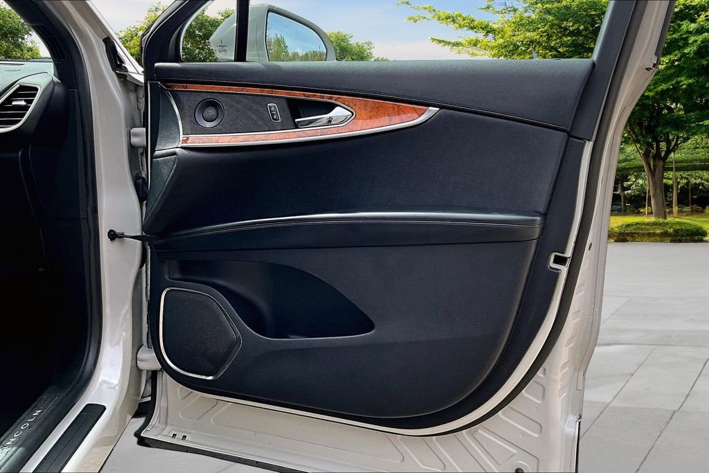 Used 2020 Lincoln Nautilus Reserve FWD image 23