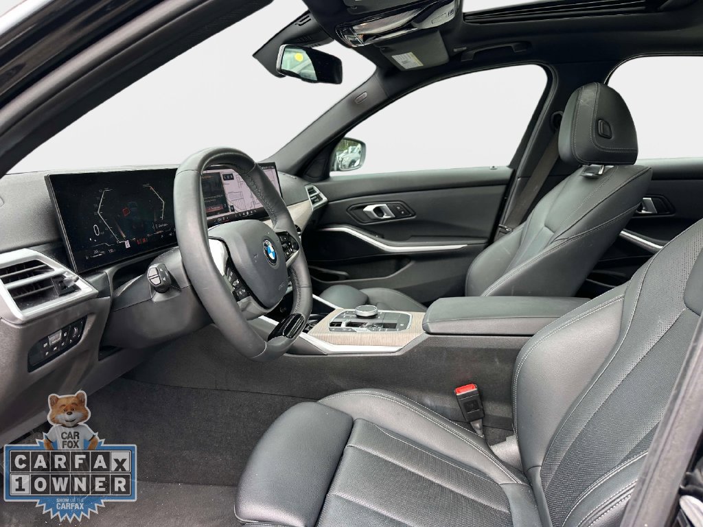 Used 2025 BMW 330i xDrive Sedan AWD/4WD image 19