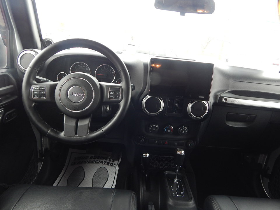 Used 2012 Jeep Wrangler Unlimited Sahara w/ Connectivity Group AWD/4WD image 12