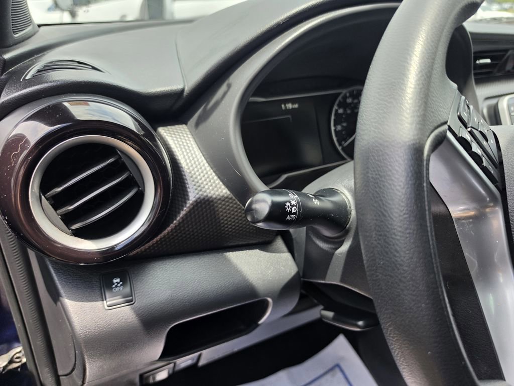 Used 2019 Nissan Kicks SV FWD image 6