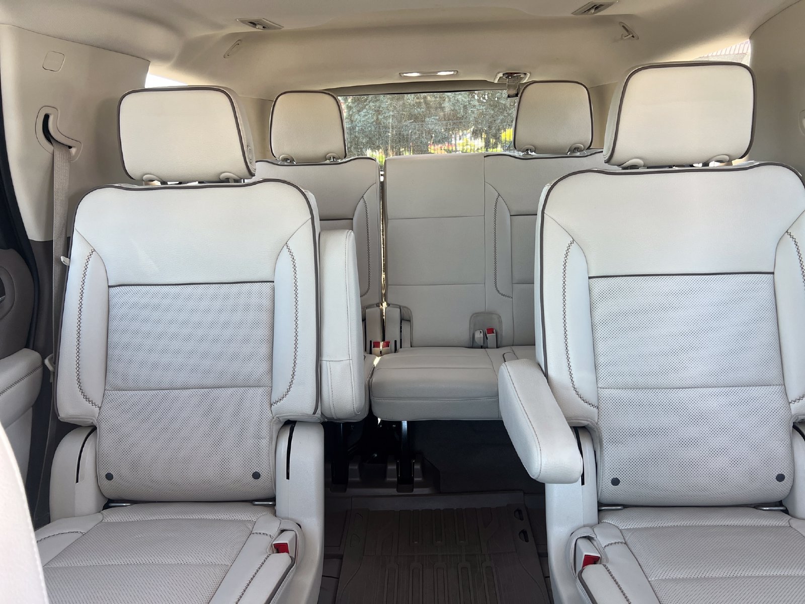 Used 2021 GMC Yukon Denali w/ LPO, Illumination Package AWD/4WD image 34