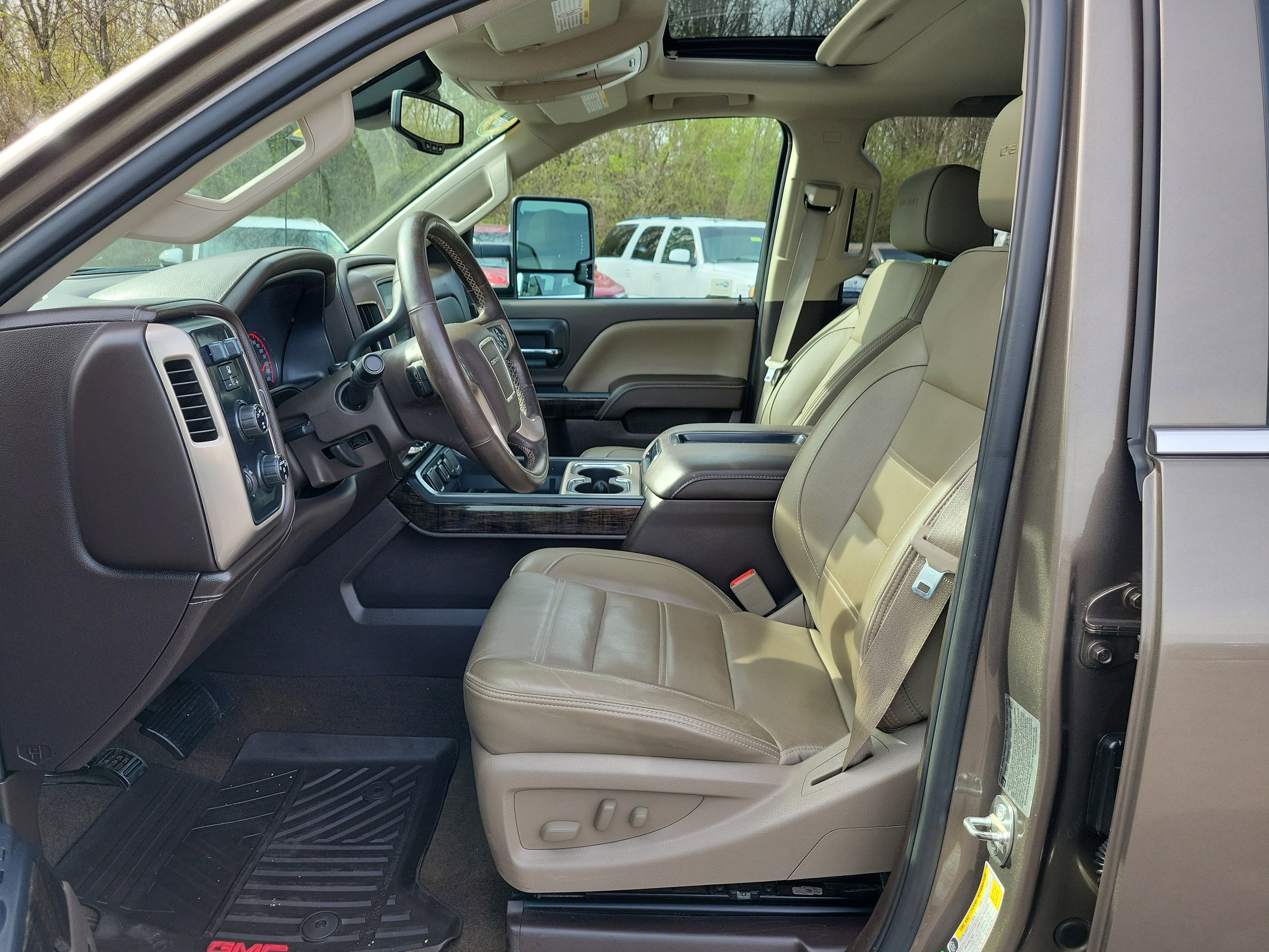 Used 2015 GMC Sierra 3500 Denali w/ Duramax Plus Package image 16