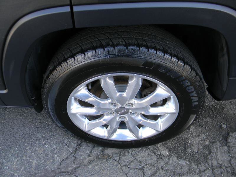 Used 2016 Jeep Cherokee Limited image 27