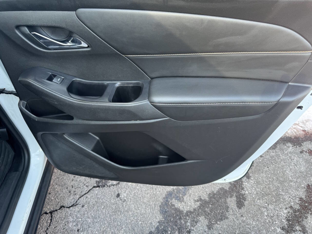 Used 2018 Chevrolet Traverse LS image 39