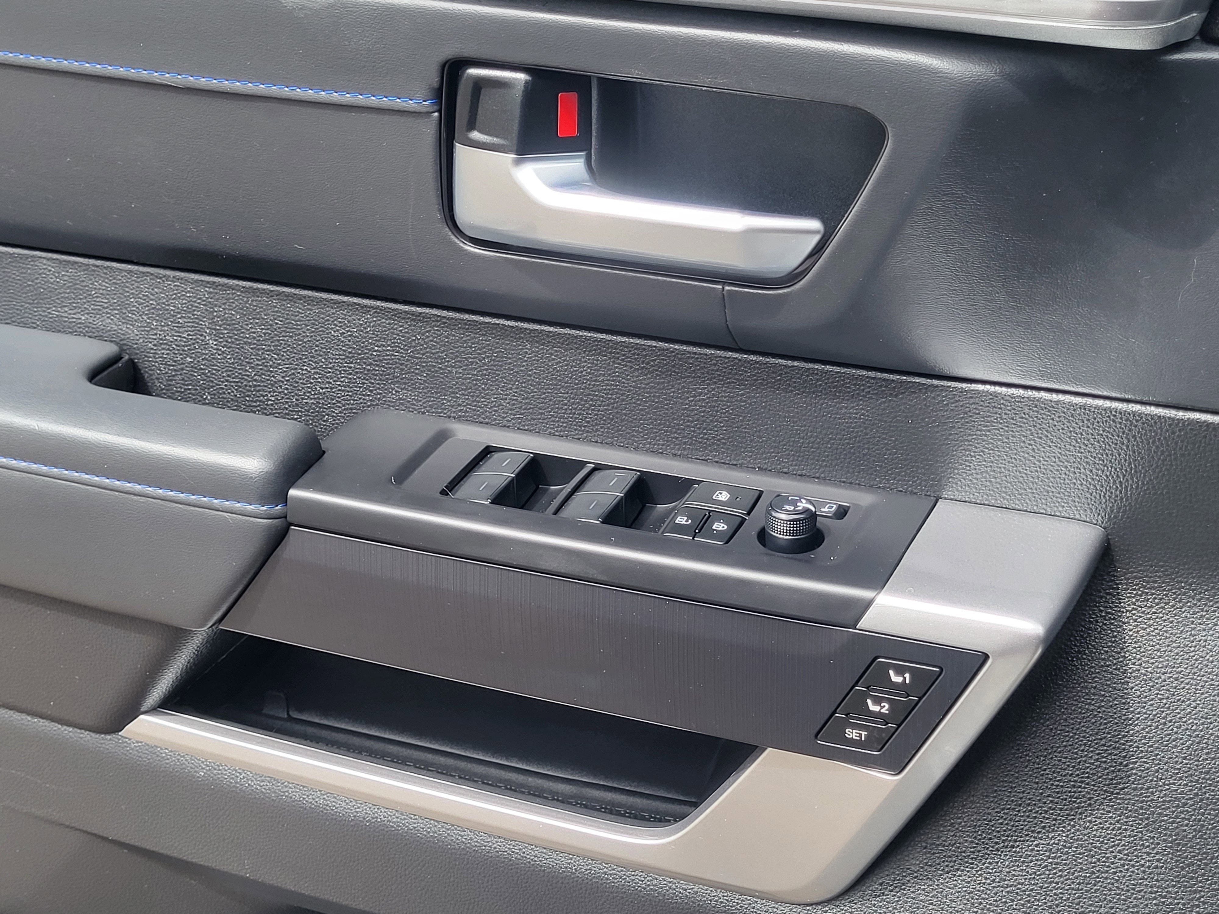 Used 2023 Toyota Tundra Platinum w/ Advanced Package AWD/4WD image 21