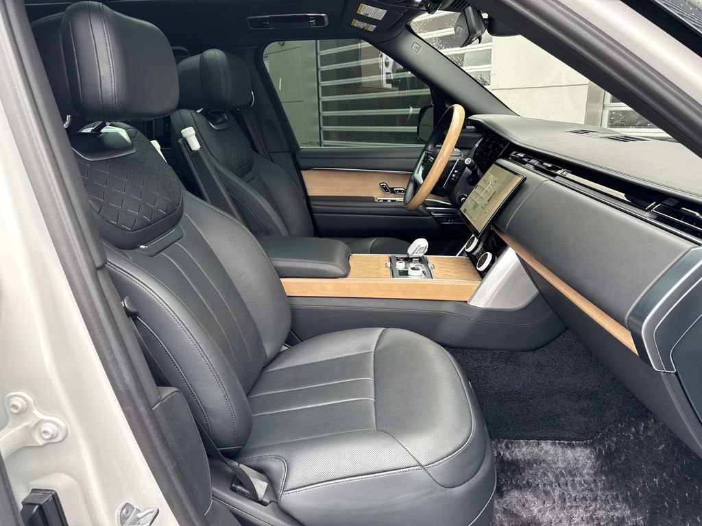 Used 2023 Land Rover Range Rover SV AWD/4WD image 10