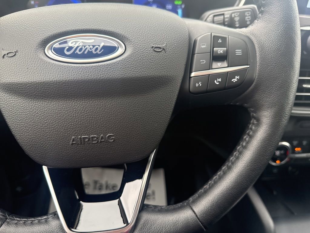 Certified 2020 Ford Escape Titanium w/ Titanium Premium Package 2.0 FWD image 32
