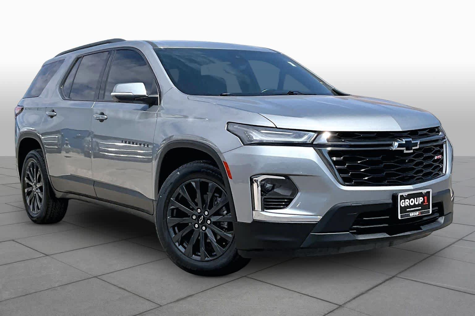 Used 2023 Chevrolet Traverse RS w/ LPO, Floor Liner Package FWD image 3