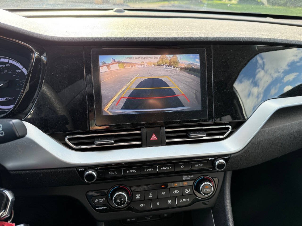 Used 2021 Kia Niro LX FWD image 12
