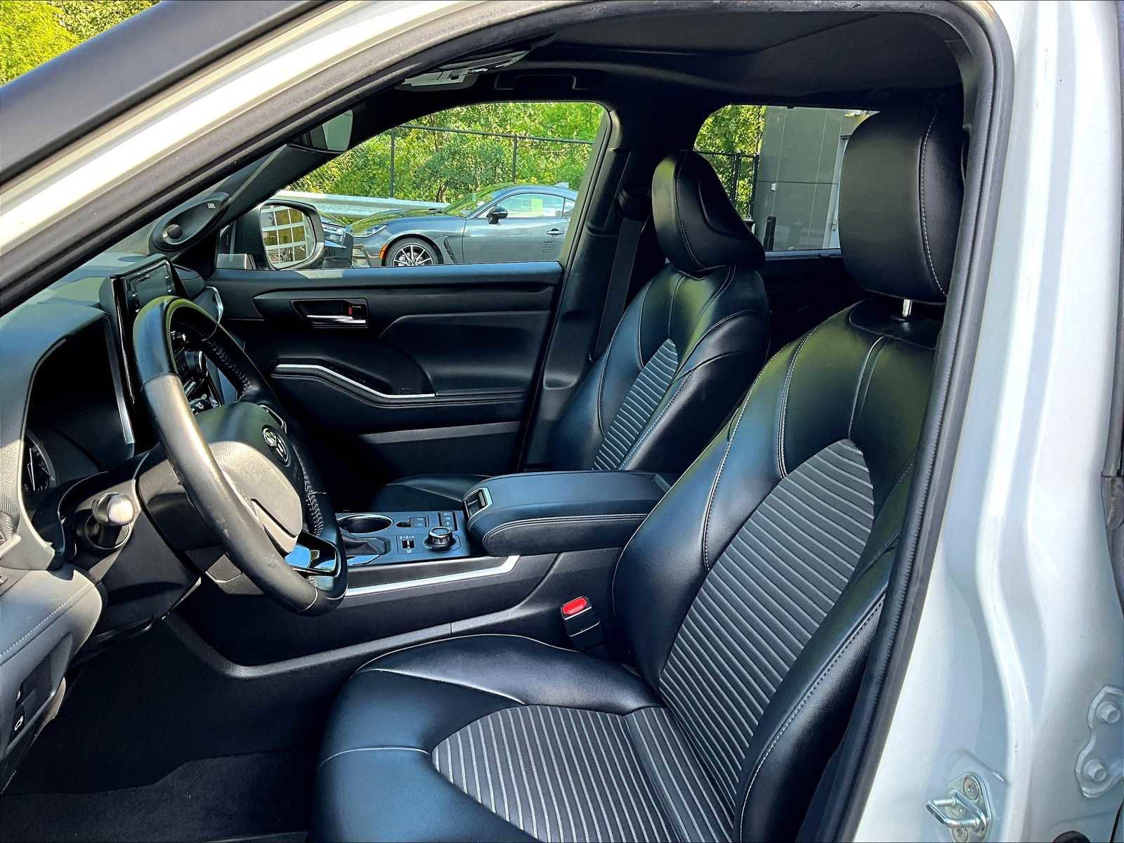 Used 2022 Toyota Highlander XSE image 10