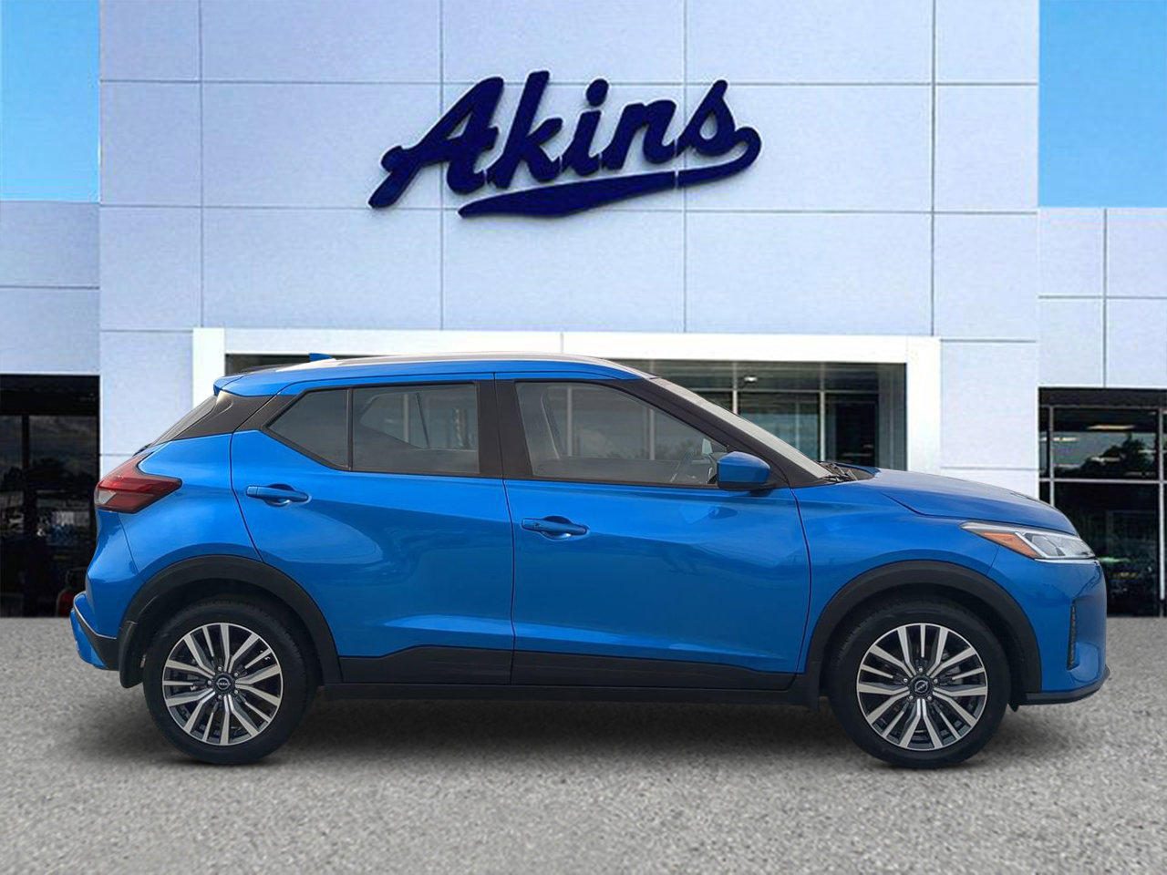 Used 2024 Nissan Kicks SV
