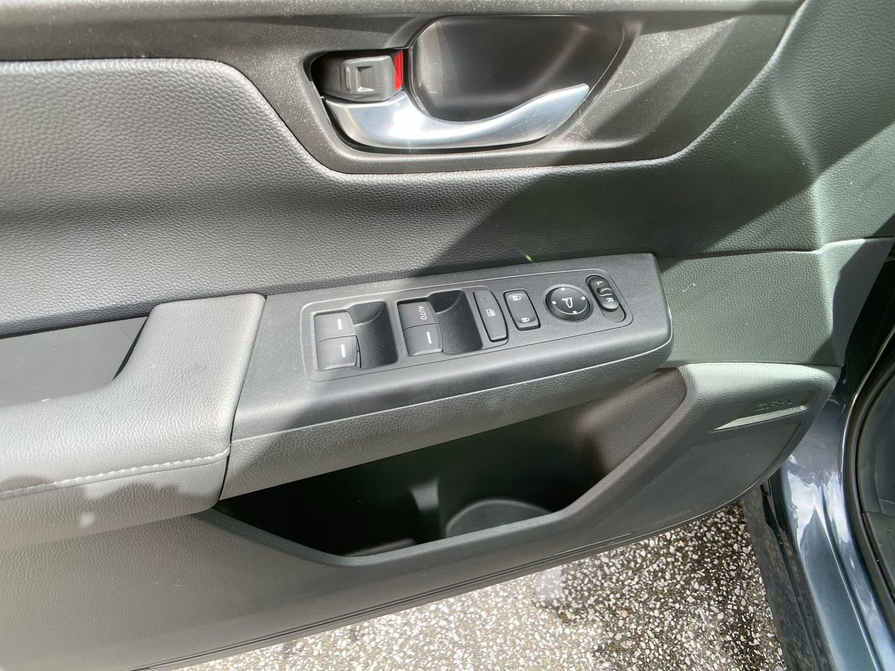 Used 2023 Honda CR-V LX image 13