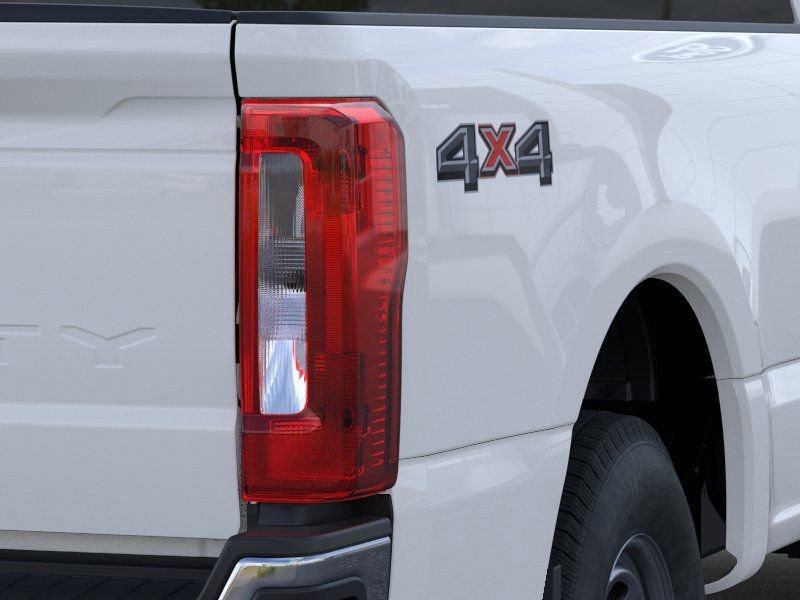 New 2026 Ford F250 XL w/ XL Chrome Package image 21