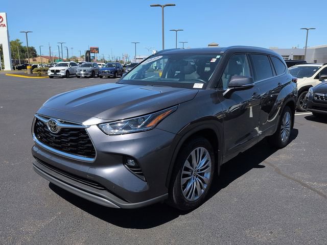 Used 2022 Toyota Highlander Platinum AWD/4WD image 3