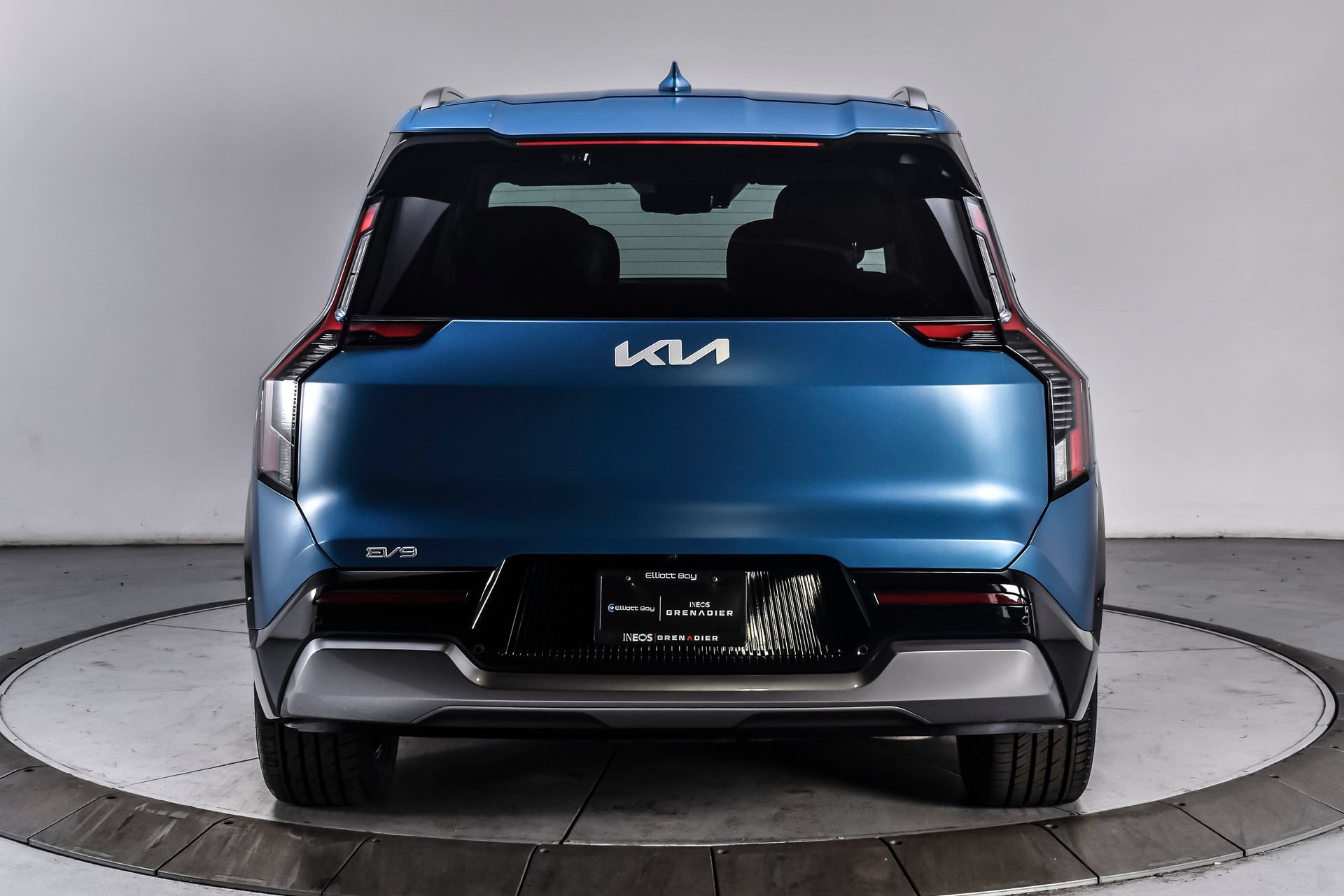 Used 2024 Kia EV9 Land AWD/4WD image 5