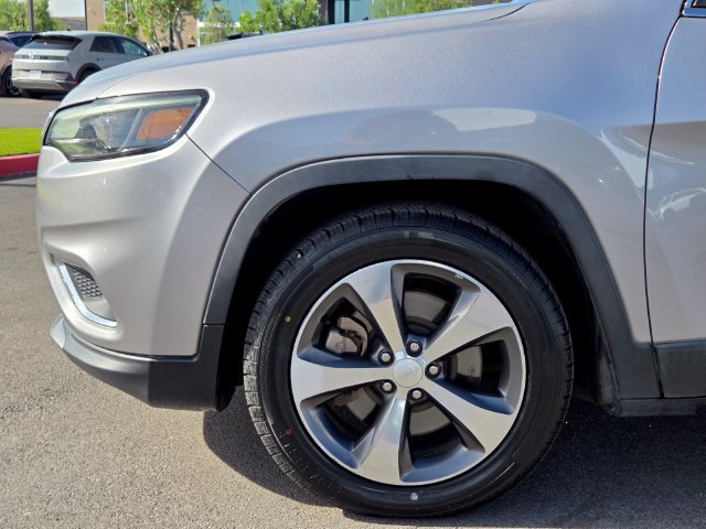 Used 2019 Jeep Cherokee Limited FWD image 9
