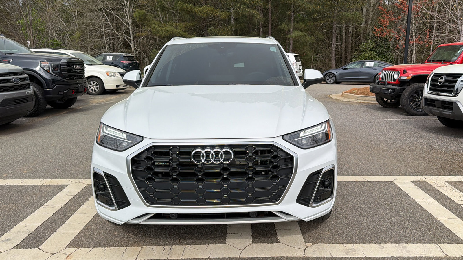 Used 2024 Audi Q5 e Premium Plus w/ Premium Plus Package image 3