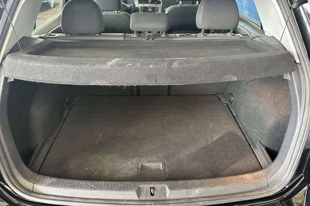 Used 2016 Volkswagen Golf S image 18