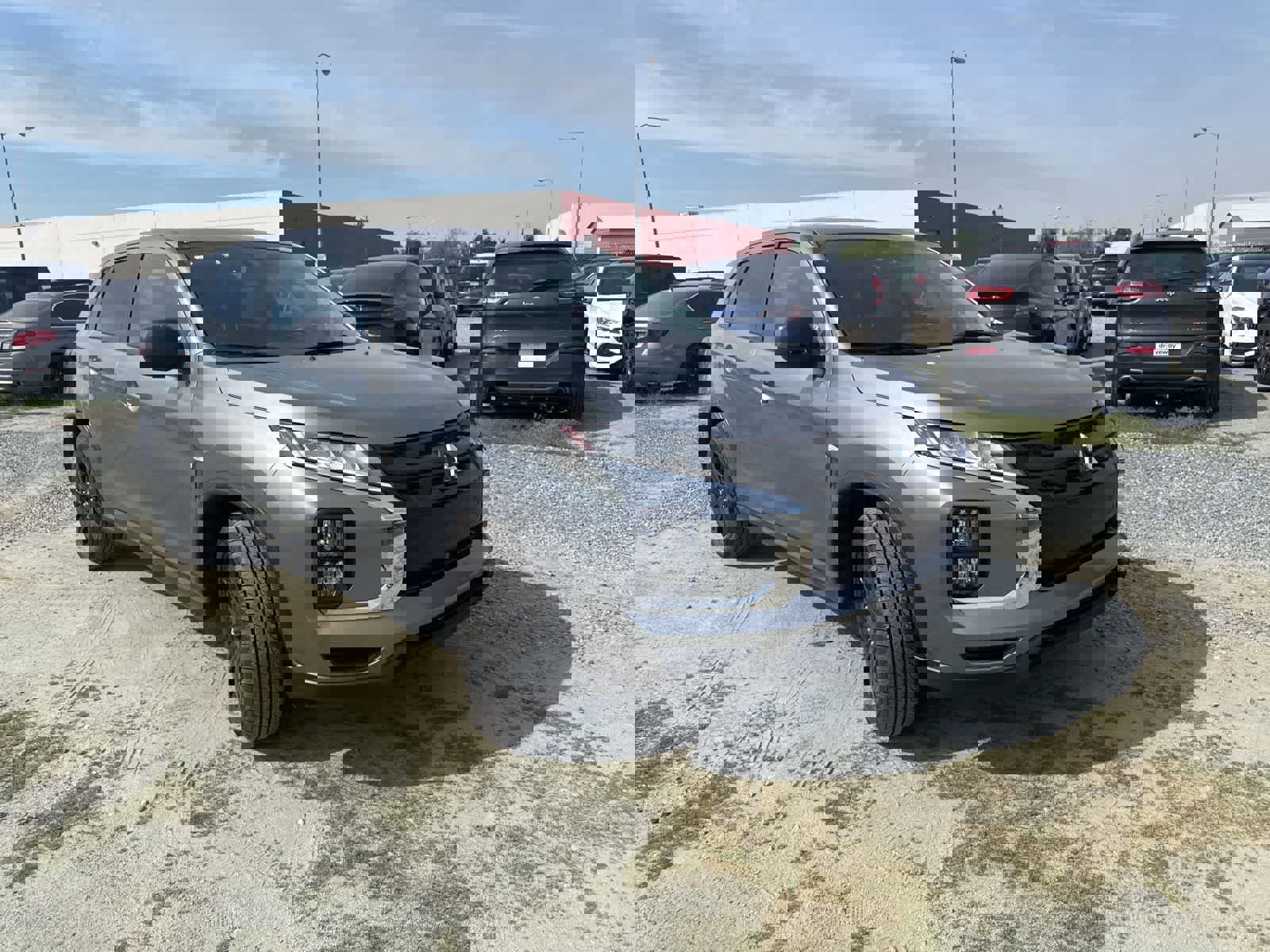 Used 2025 Mitsubishi Outlander Sport LE image 3