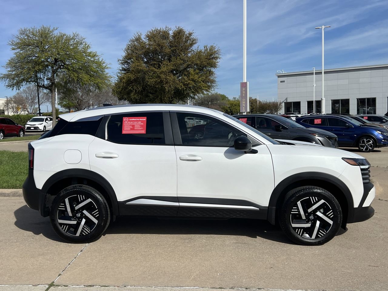 Used 2026 Nissan Kicks SV image 3