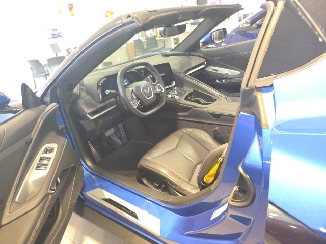 Used 2023 Chevrolet Corvette Stingray w/ Z51 Performance Package image 14