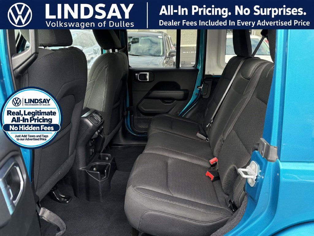 Used 2019 Jeep Wrangler Unlimited Sahara AWD/4WD image 14