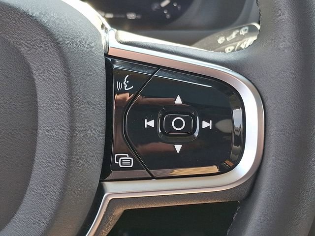 Used 2023 Volvo XC90 B6 Plus w/ Protection Package Premier image 23