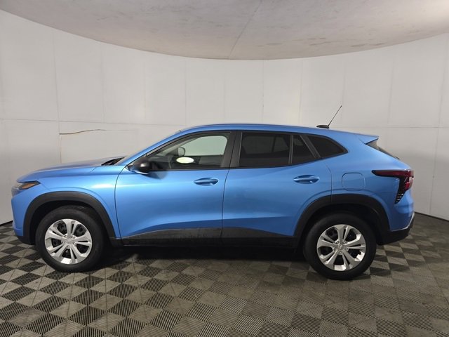 Used 2025 Chevrolet Trax LS image 9