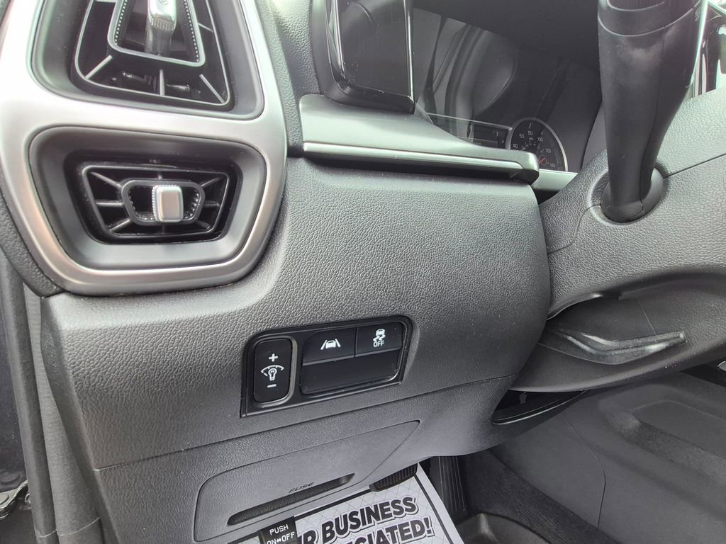Used 2021 Kia Sorento S image 11