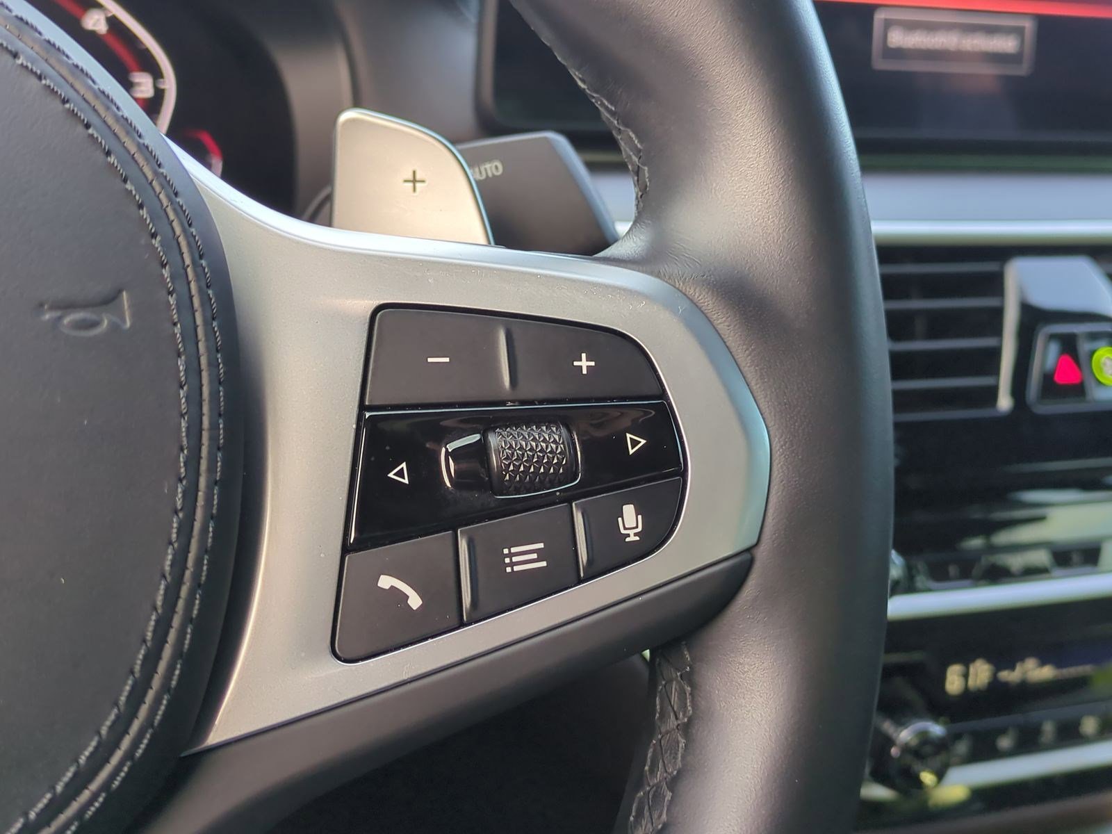 Used 2023 BMW M550i xDrive w/ Dynamic Handling Package image 20