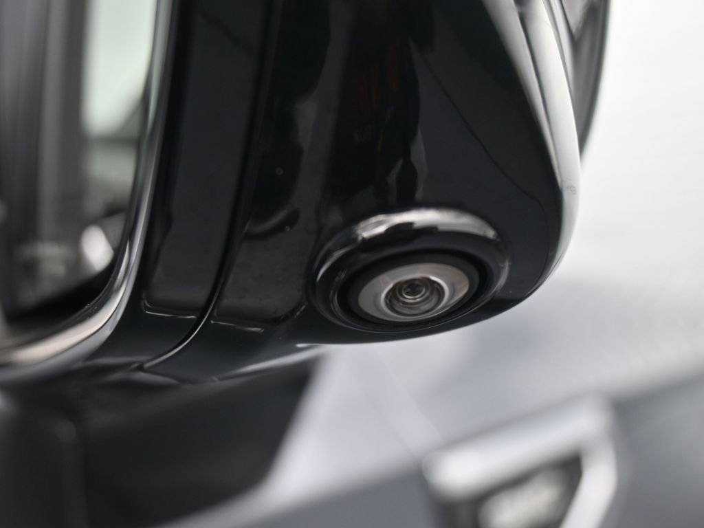 Used 2022 GMC Yukon Denali w/ Denali Premium Package image 57