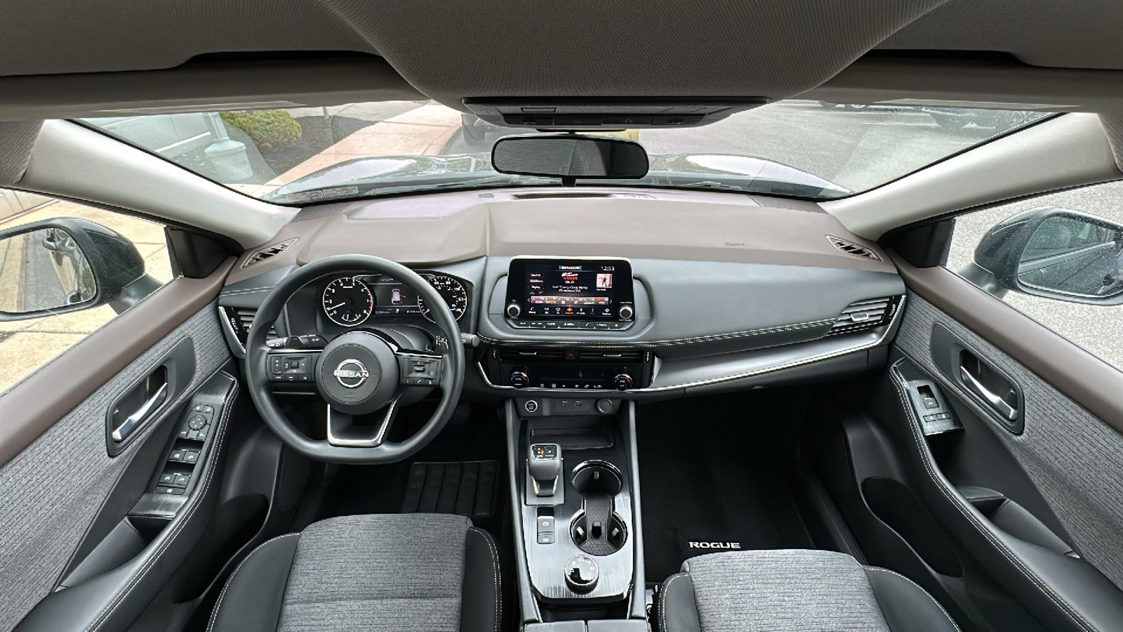 Certified 2022 Nissan Rogue SV image 25