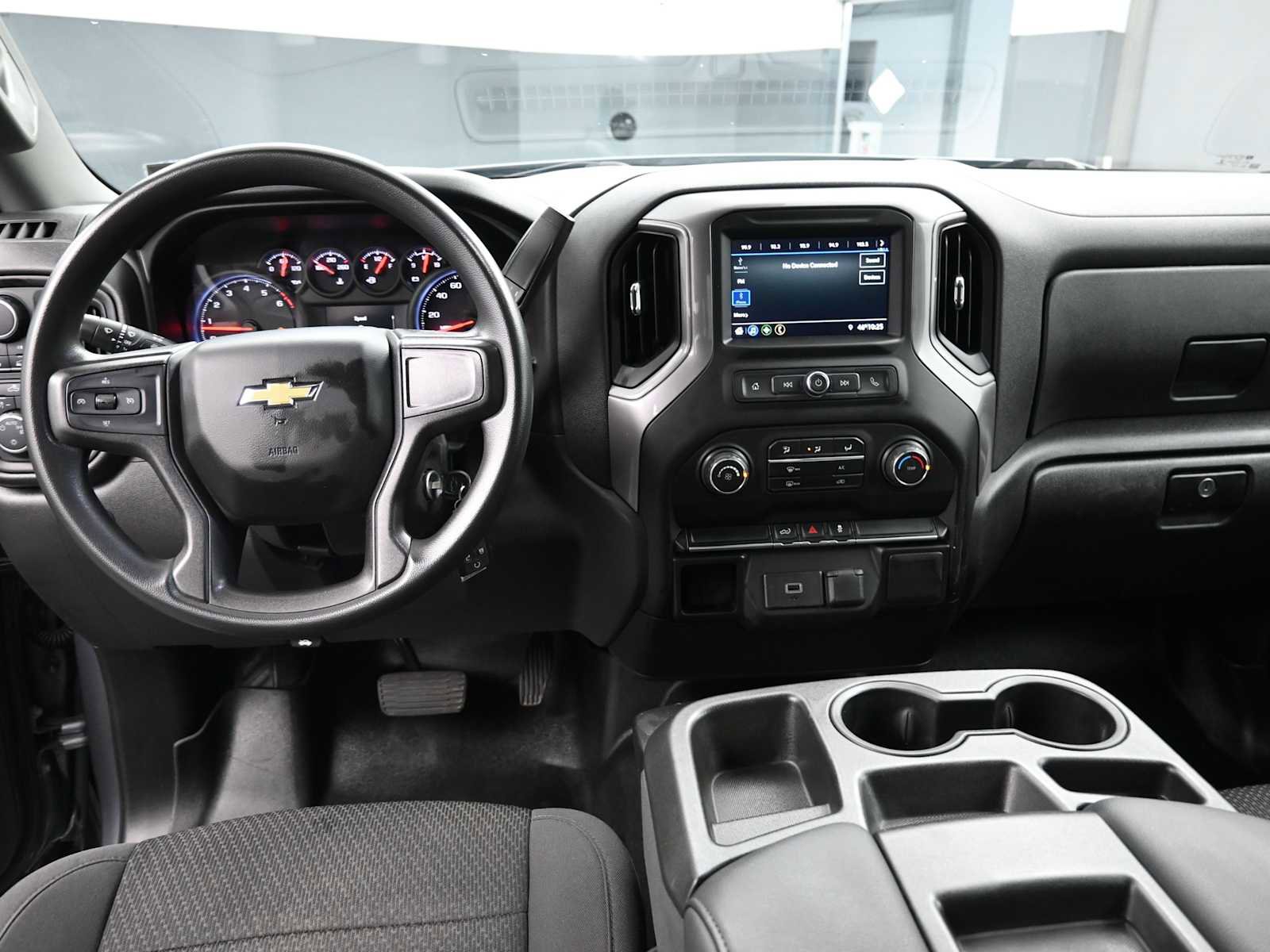 Used 2020 Chevrolet Silverado 1500 Custom w/ Custom Value Package image 12