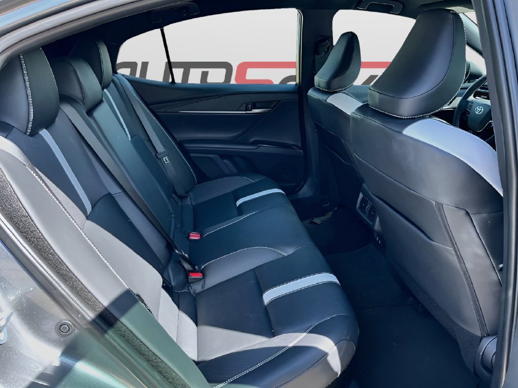Used 2025 Toyota Camry SE FWD image 28