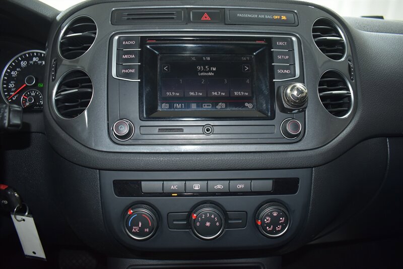Used 2017 Volkswagen Tiguan Limited FWD image 13