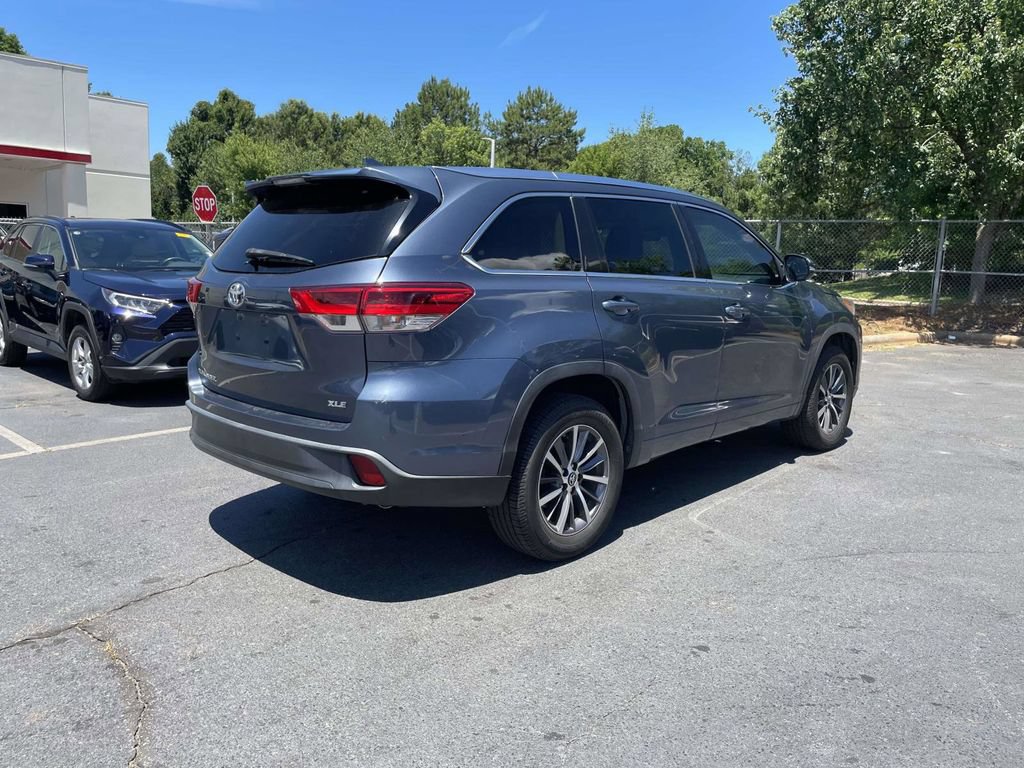 Used 2017 Toyota Highlander XLE FWD image 7