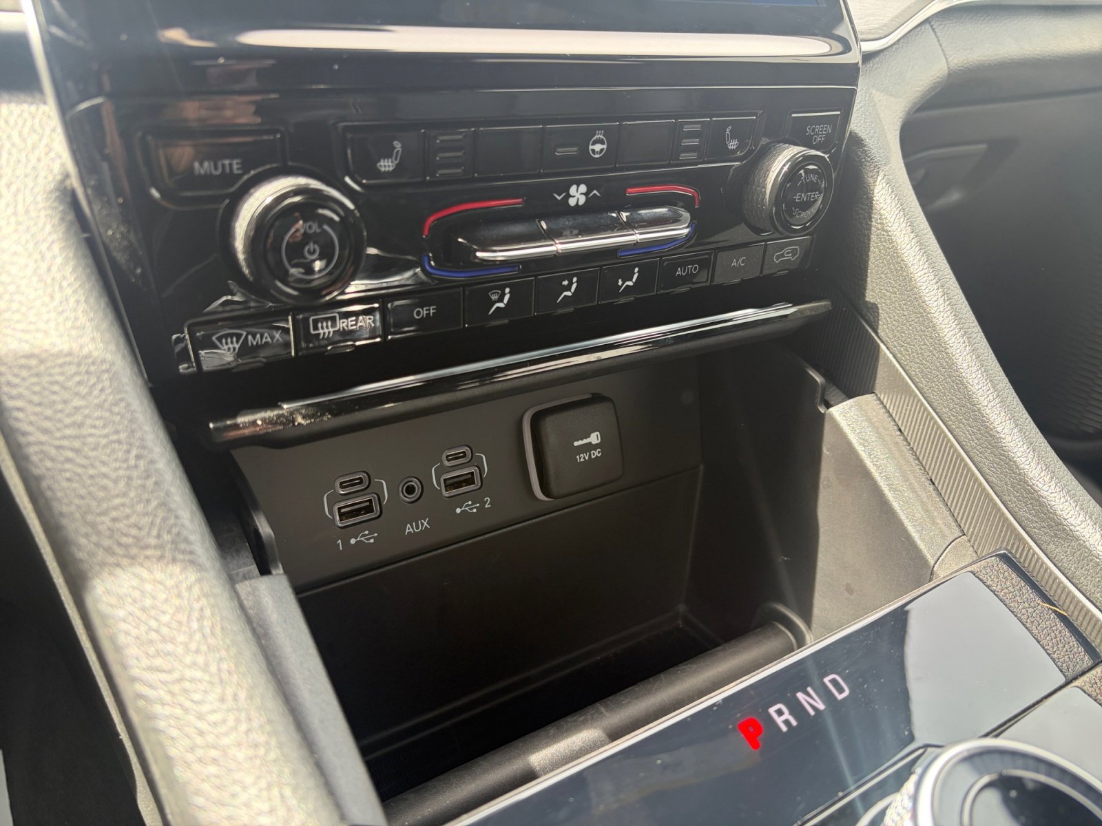 Used 2025 Jeep Grand Cherokee Limited w/ Trailer Tow Package image 23