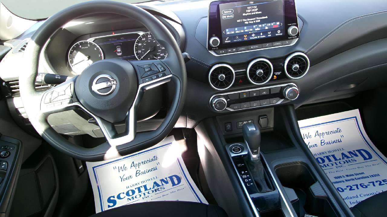 Used 2024 Nissan Sentra SV FWD image 11