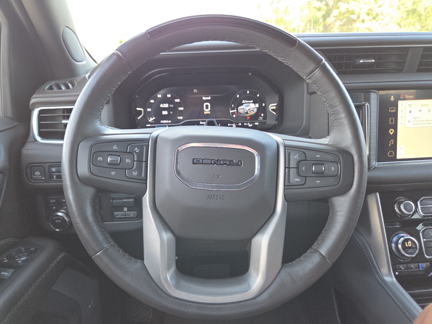Used 2023 GMC Yukon XL Denali w/ Advanced Technology Package AWD/4WD image 36