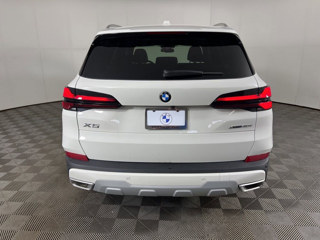 New 2026 BMW X5 xDrive40i w/ Parking Assistance Package image 3
