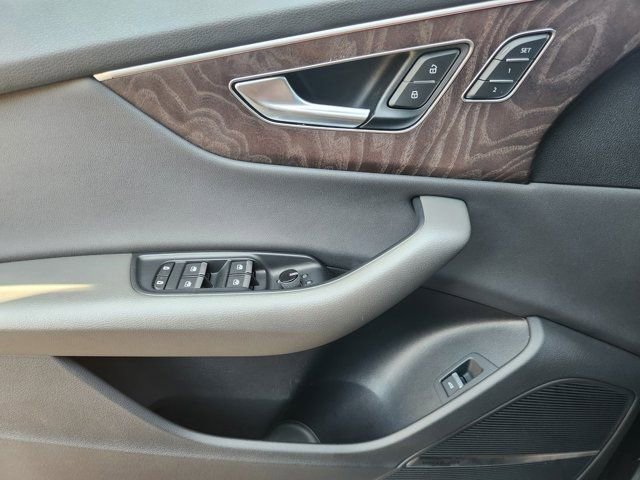 Used 2020 Audi Q8 Prestige image 25