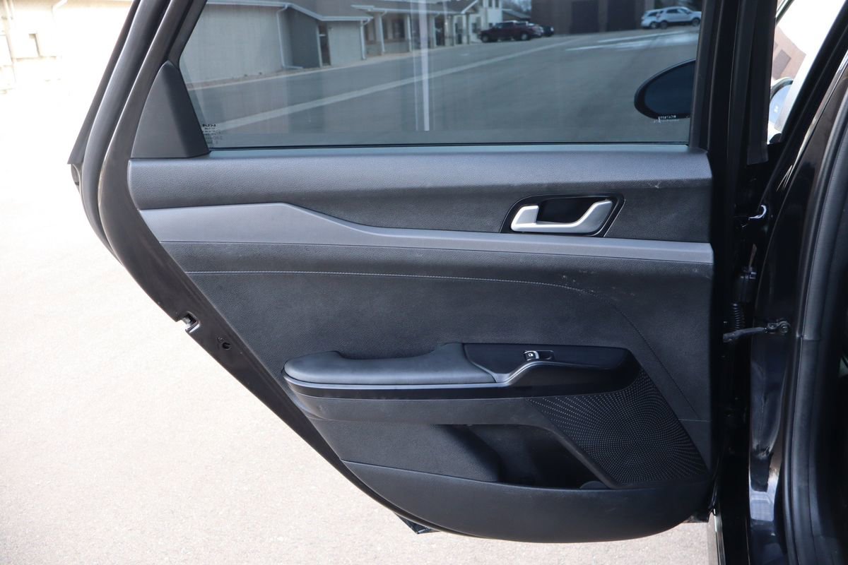 Used 2023 Kia K5 LXS image 24