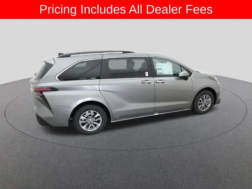 New 2026 Toyota Sienna XLE FWD image 10