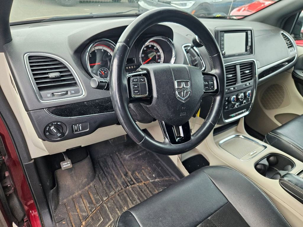 Used 2018 Dodge Grand Caravan SXT FWD image 13