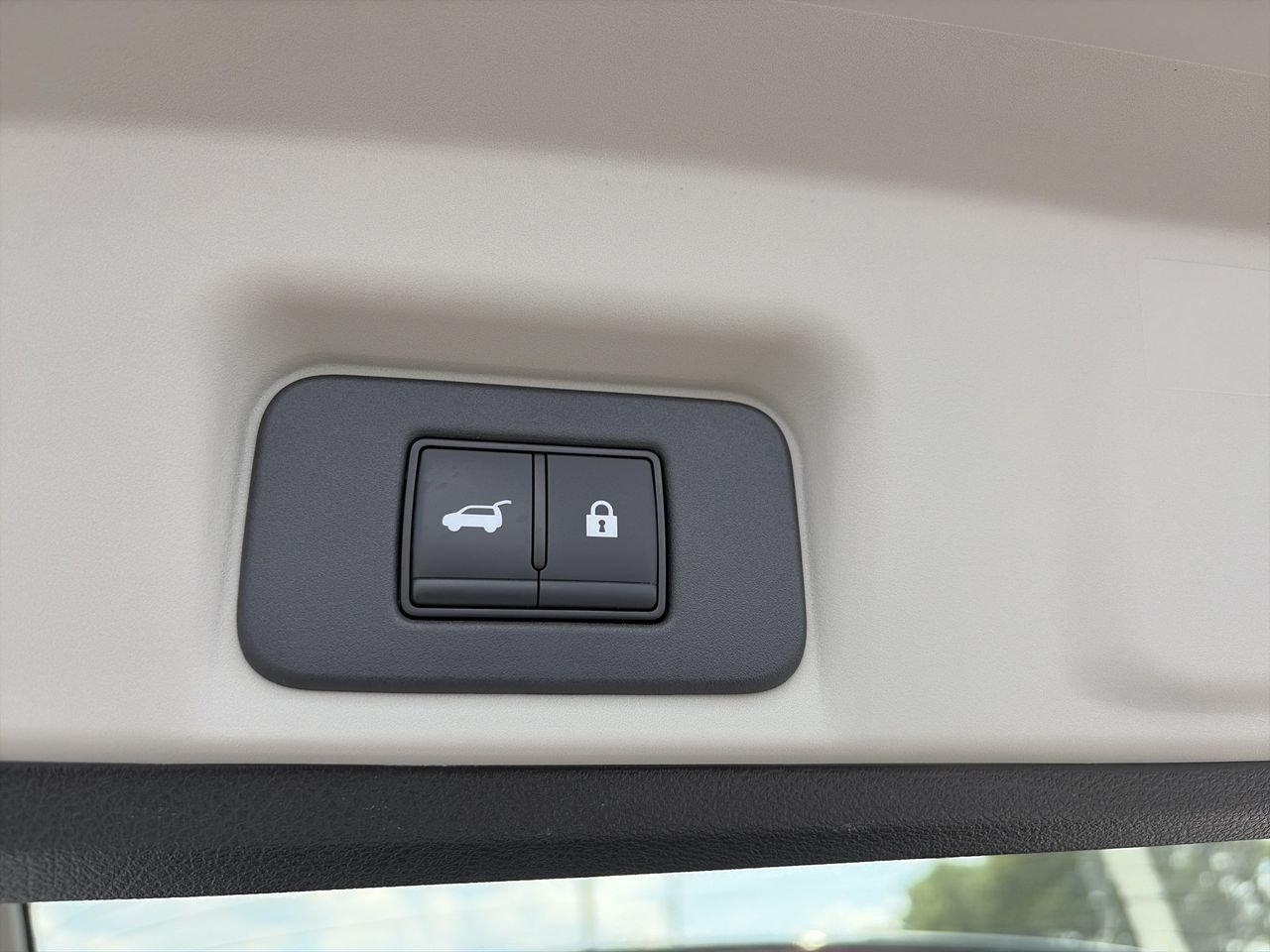 Certified 2023 Nissan Ariya AWD/4WD image 11