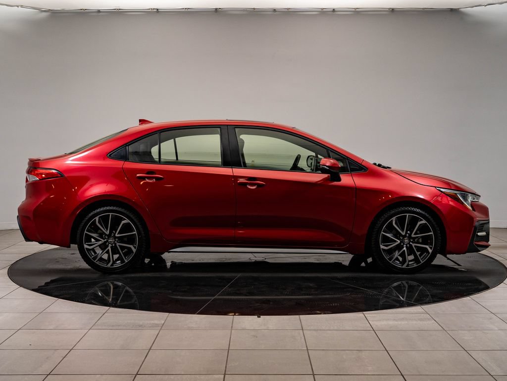 Used 2020 Toyota Corolla SE w/ SE Premium Package FWD image 11
