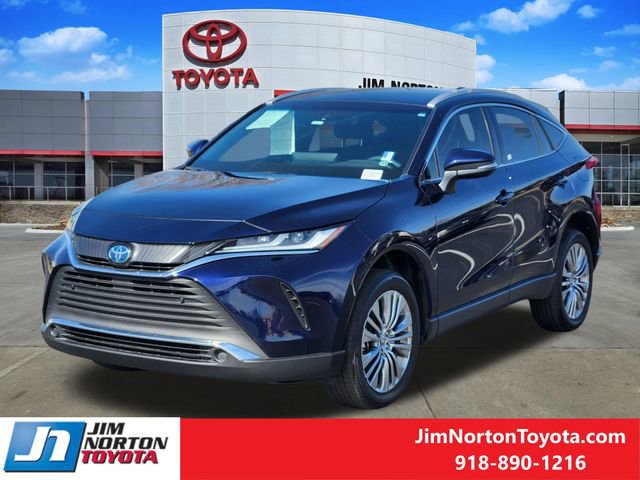 Used 2022 Toyota Venza XLE image 3