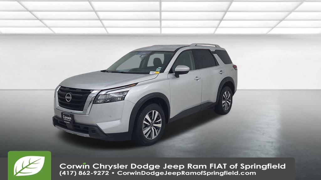 Used 2025 Nissan Pathfinder SL image 6