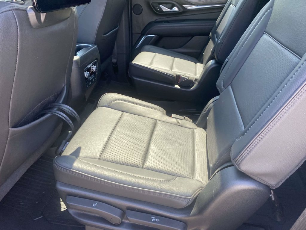 Used 2021 GMC Yukon Denali w/ Denali Premium Package RWD image 14
