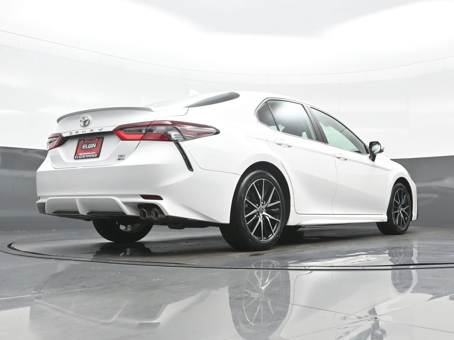 Used 2024 Toyota Camry SE AWD/4WD image 31